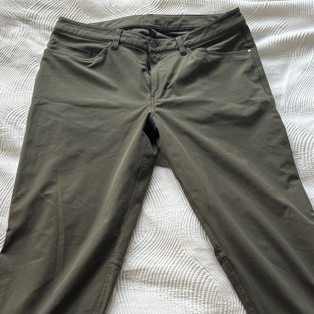 lululemon athletica Men's Khaki Chinos